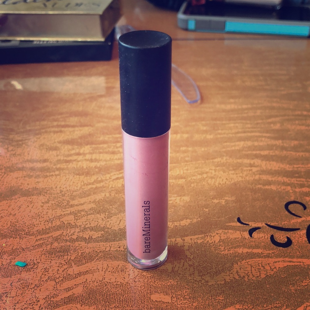 I am selling a bare minerals lip gloss